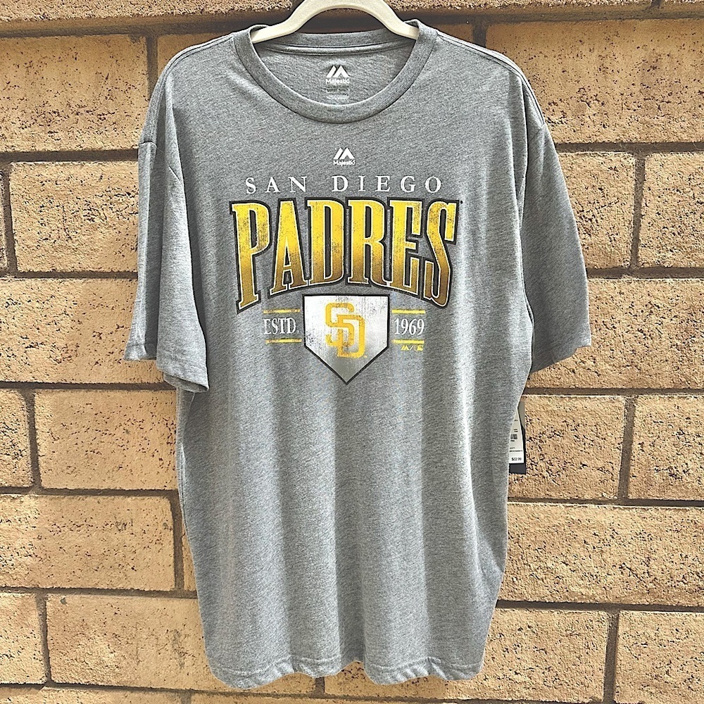 MLB San Diego Padres Mens T-shirt NWT Large